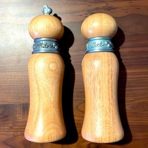 Salt & Pepper Shakers Set